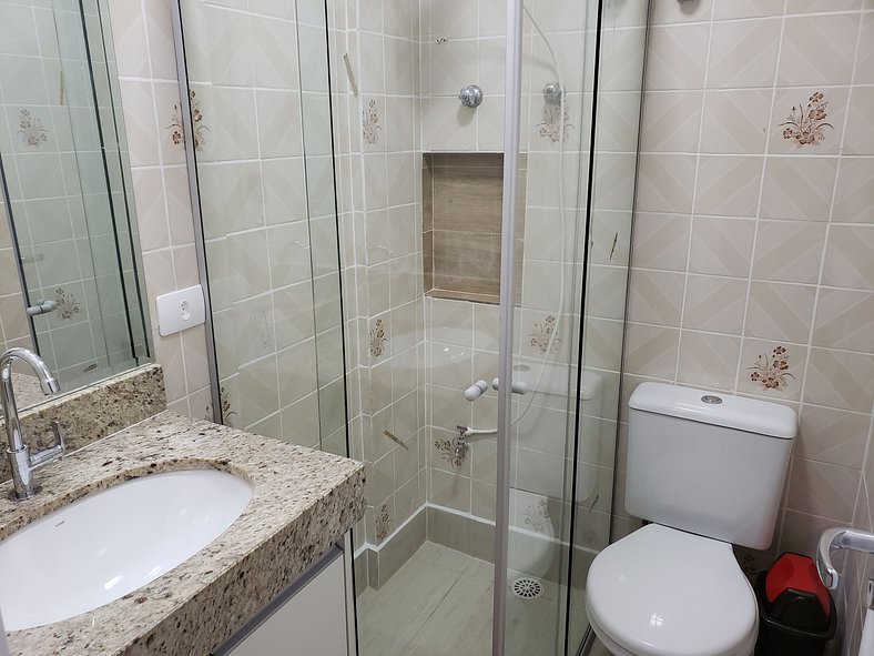 Flat 01 quadra praia pitangueiras Boulevard 1410